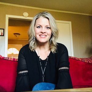 Meet your Posher, Angela